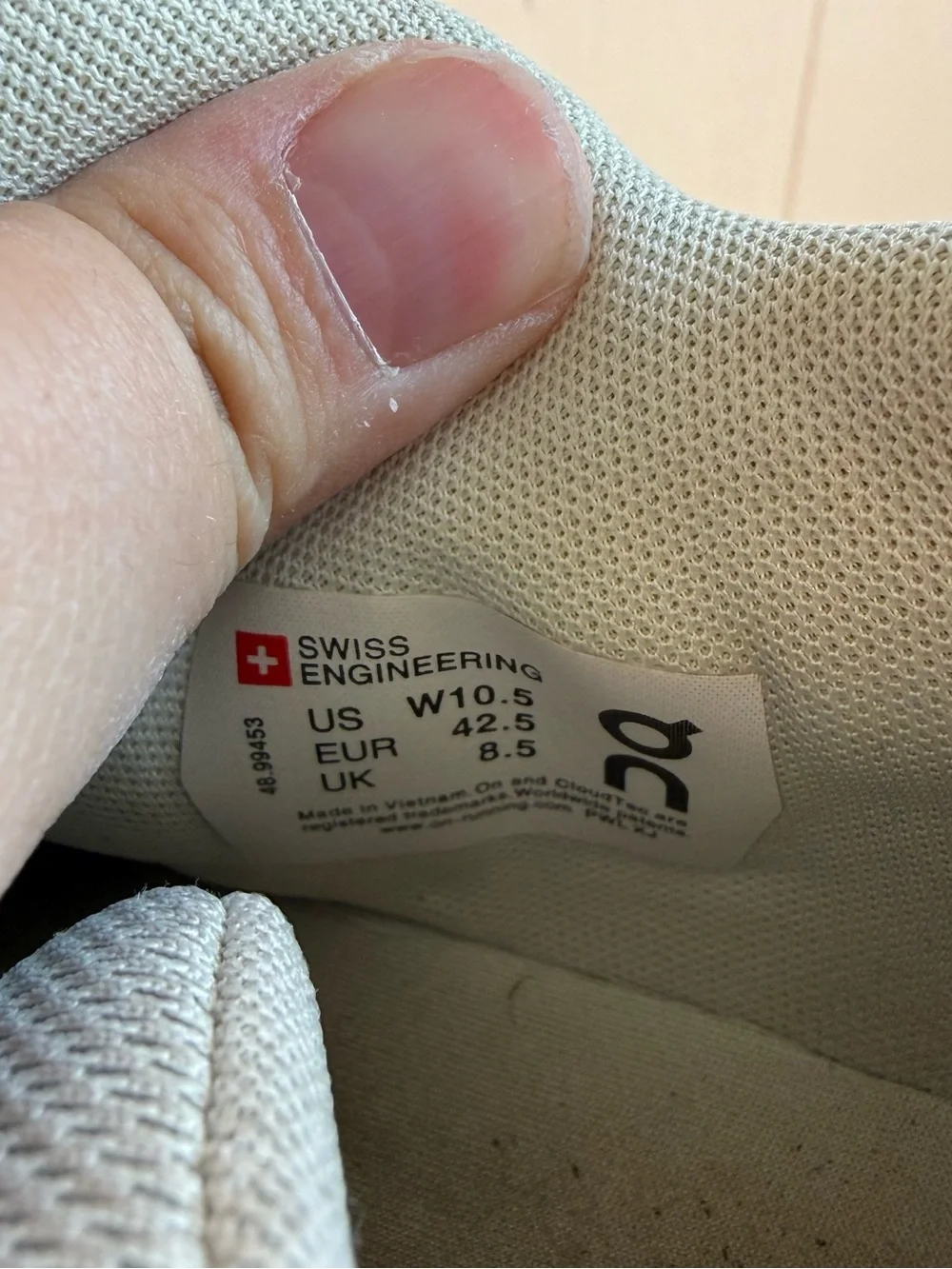 ON Cloud The Roger Advantage White Low-Top Sneakers